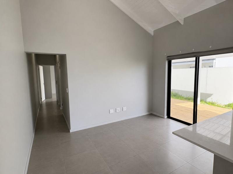 To Let 2 Bedroom Property for Rent in Capri Western Cape